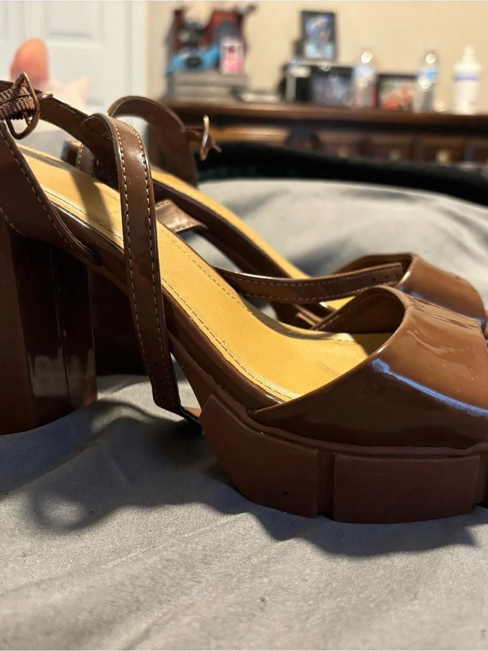 Rouge Helium Brown Patent Platform Sandals